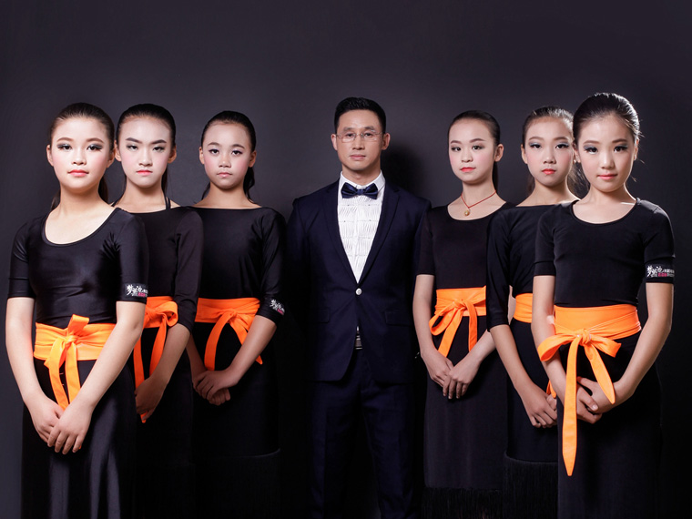 鹽商人物第24期丨專訪夢黑池舞蹈創(chuàng)始人陸豐裕：逐夢人生，舞動精彩