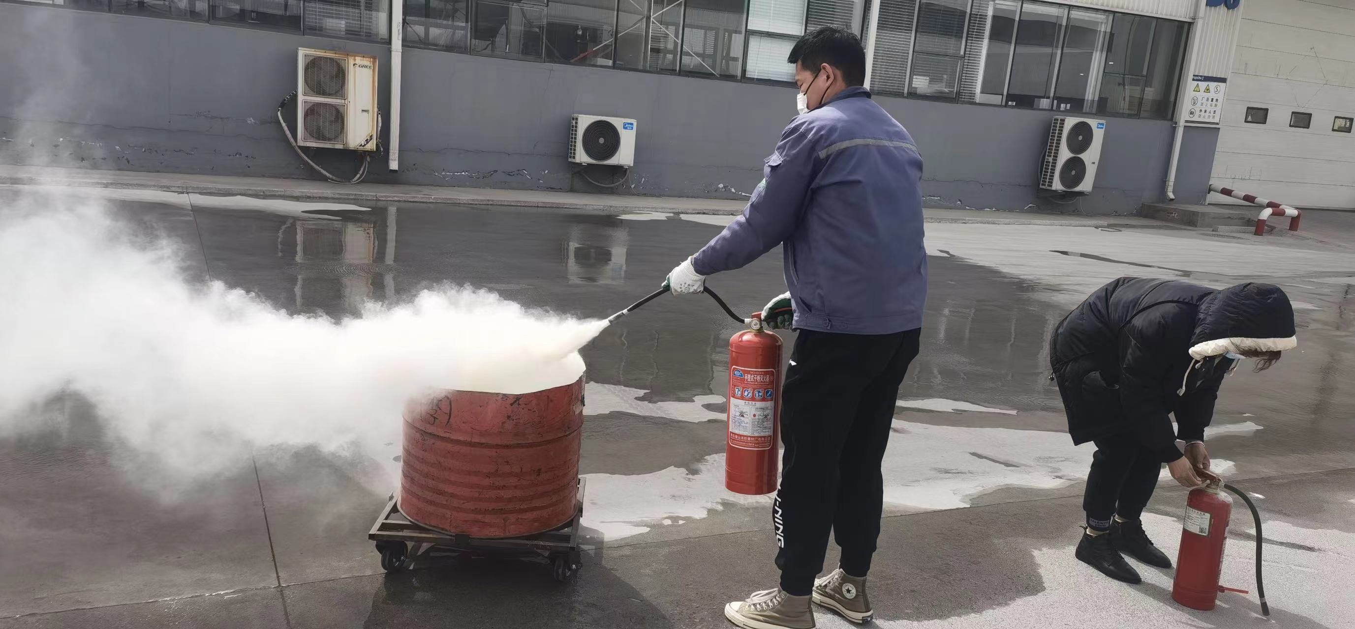 開展消防演練，提升員工應(yīng)急能力(圖3)